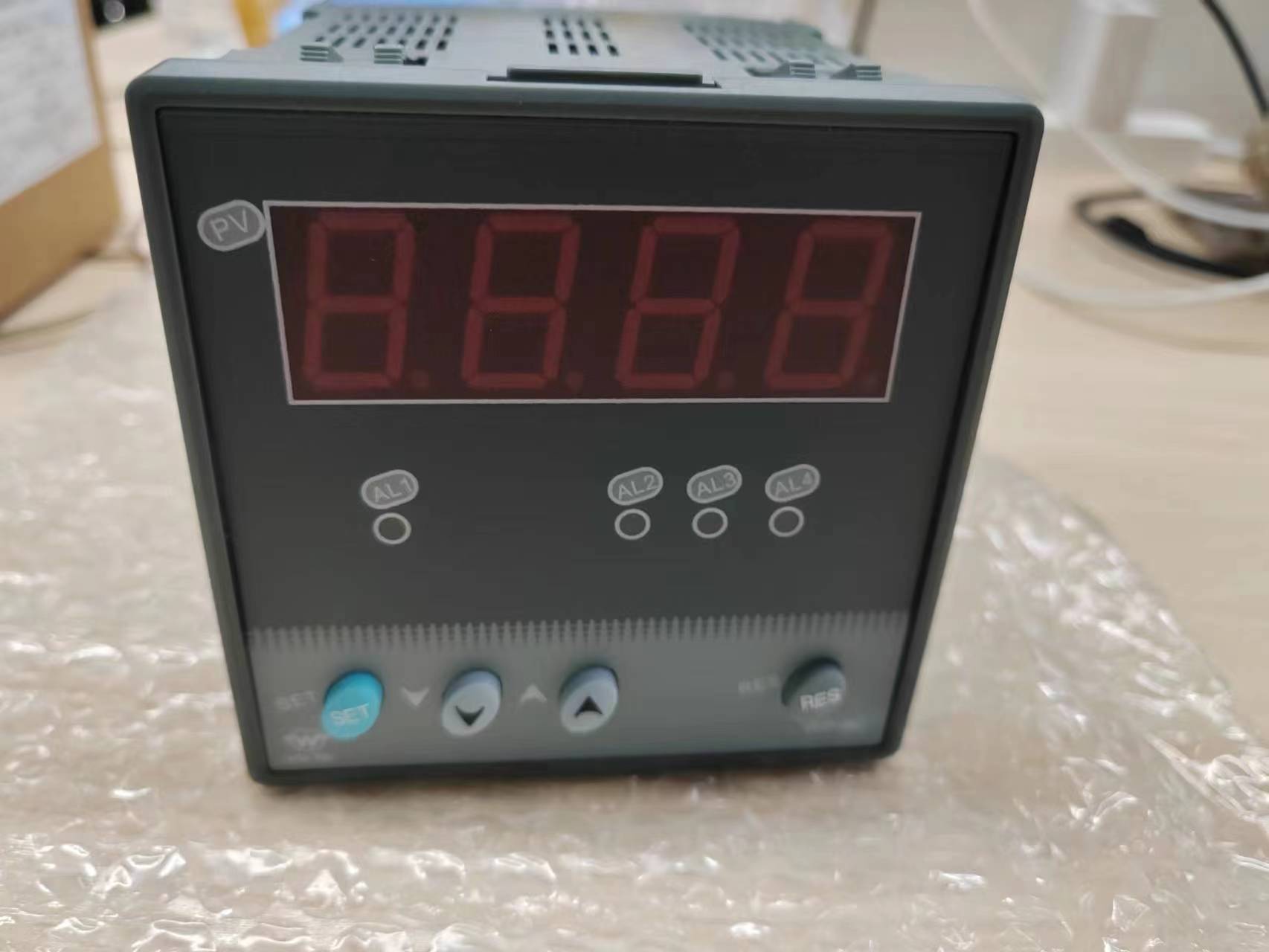 WP-C904-02-12-2H2L-W